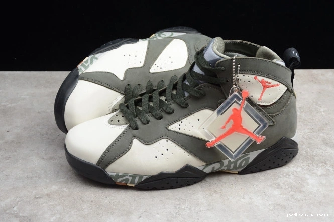 AT3375-100 7 Icicle x Jordan Patta Air 0730